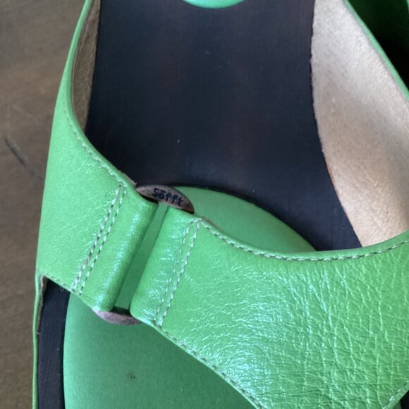 Soft Vintage Green Soft Leather Thong Wedge Sandals Size 8 - Picture 6 of 7